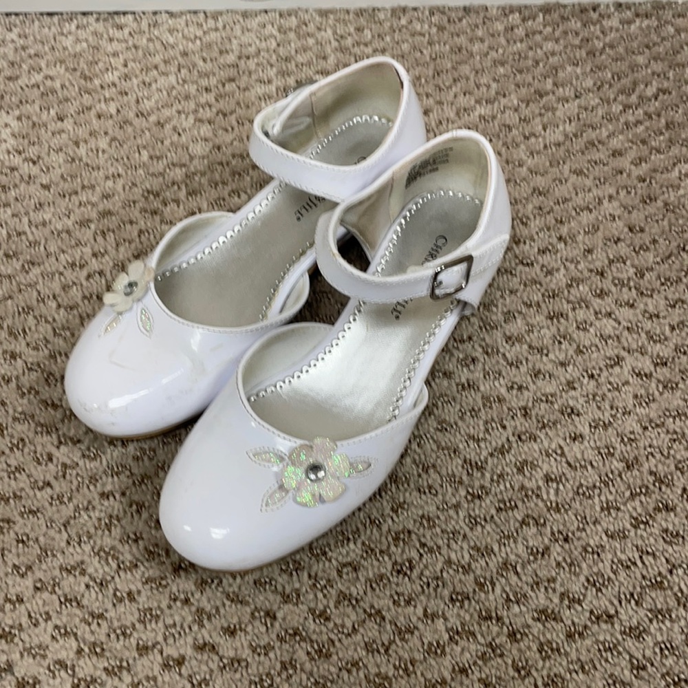 Girls dress shoes with small heel